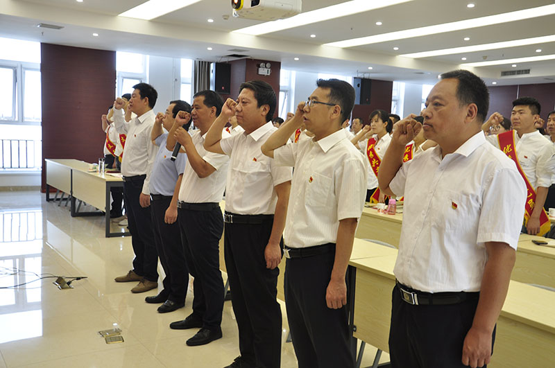 1564804987223087790.jpg J:集團網站模塊黨群建設職工風采_0_4_2.jpg